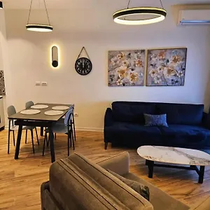 klaudia-apartments.albaniahotels.org/